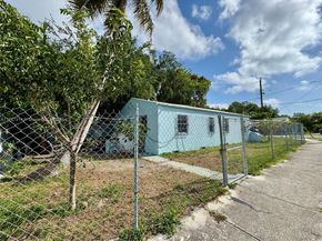 6400 NW 1st Pl, Miami FL 33150