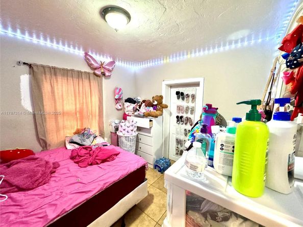 6400 NW 1st Pl, Miami FL 33150