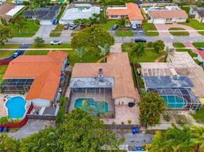 5124 Mckinley St, Hollywood FL 33021