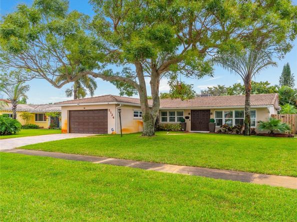 5124 Mckinley St, Hollywood FL 33021