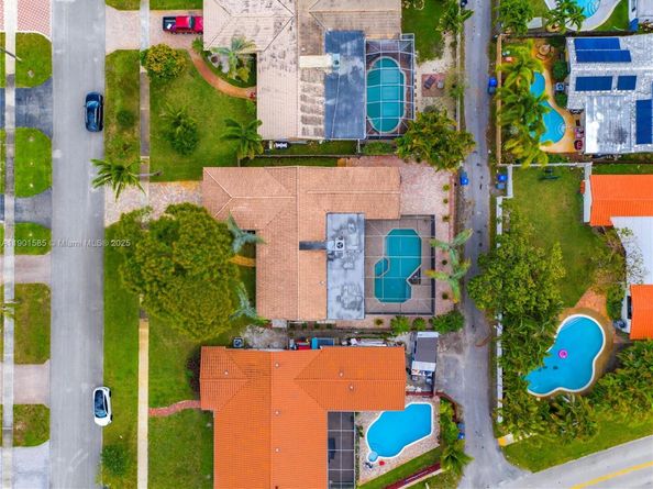 5124 Mckinley St, Hollywood FL 33021