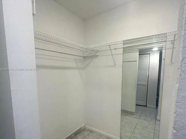 3600 NW 21st St 101, Lauderdale Lakes FL 33311