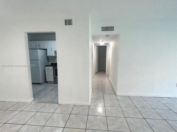 3600 NW 21st St 101, Lauderdale Lakes FL 33311