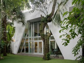 3861 Kumquat Ave, Miami FL 33133