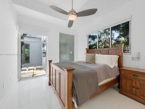 3861 Kumquat Ave, Miami FL 33133