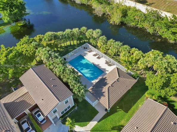 10529 NW 57th Court, Coral Springs FL 33076