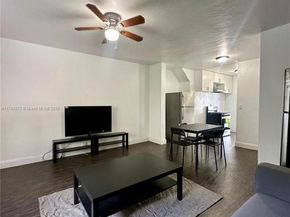 7035 Rue Granville, Miami Beach FL 33141