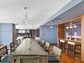 335 S Biscayne Blvd 2003, Miami FL 33131