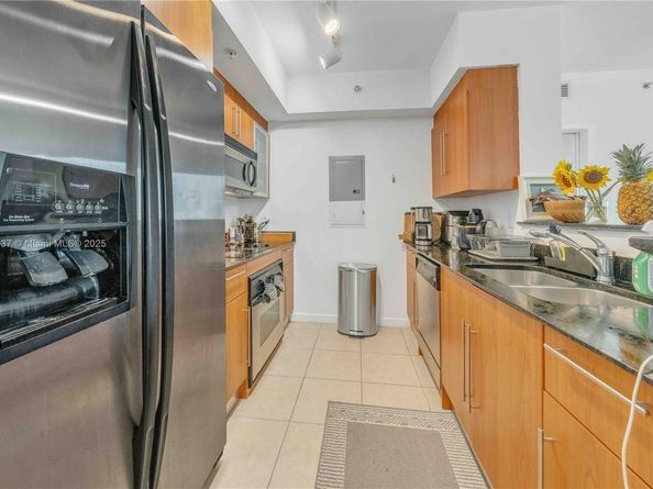 335 S Biscayne Blvd 2003, Miami FL 33131