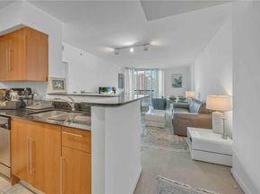 335 S Biscayne Blvd 2003, Miami FL 33131