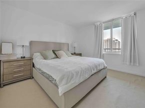 335 S Biscayne Blvd 2003, Miami FL 33131