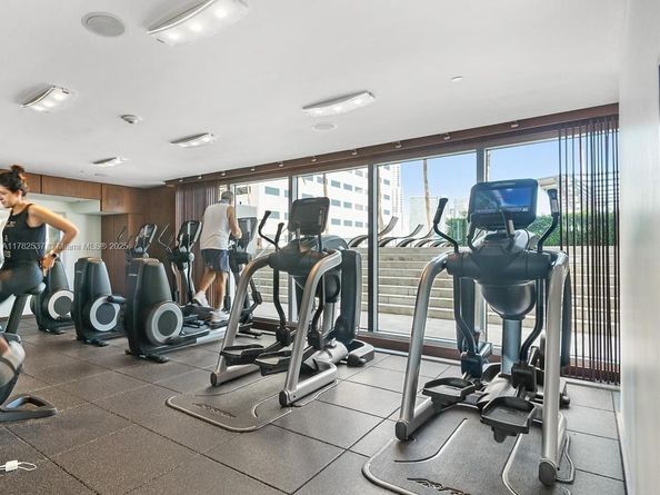 335 S Biscayne Blvd 2003, Miami FL 33131