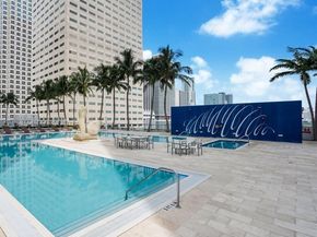335 S Biscayne Blvd 2003, Miami FL 33131