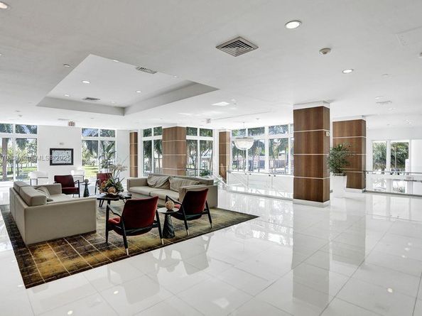 1800 N Bayshore Dr 2407, Miami FL 33132