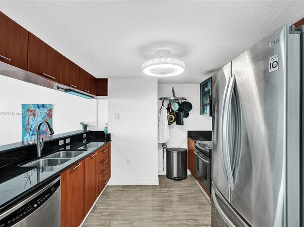 1800 N Bayshore Dr 2407, Miami FL 33132