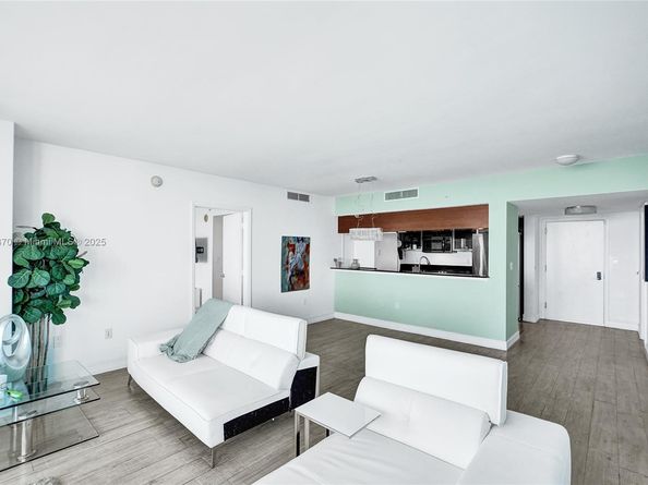 1800 N Bayshore Dr 2407, Miami FL 33132