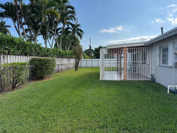 1101 SW 102nd Ct, Miami FL 33174
