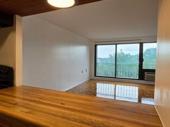 1105 Massachusetts Ave 6A, Cambridge MA 02138