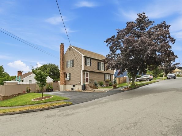 74 Maplewood Rd, Lynn MA 01904