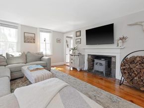 54 Ashland St, Newburyport MA 01950