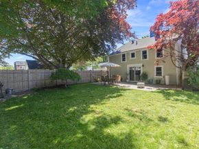54 Ashland St, Newburyport MA 01950