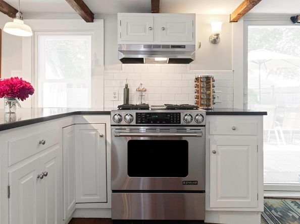54 Ashland St, Newburyport MA 01950