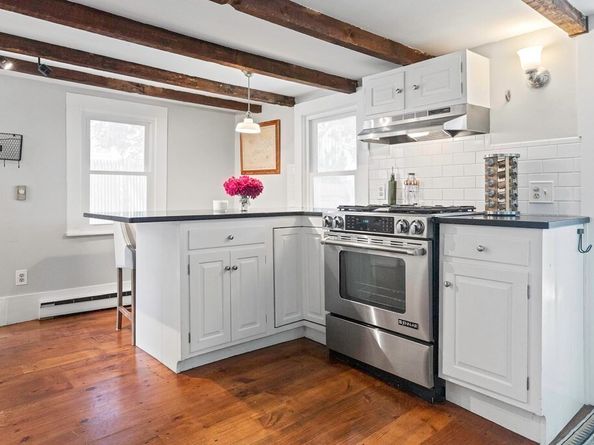 54 Ashland St, Newburyport MA 01950