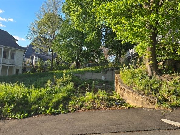 15 Forestdale Rd, Worcester MA 01604