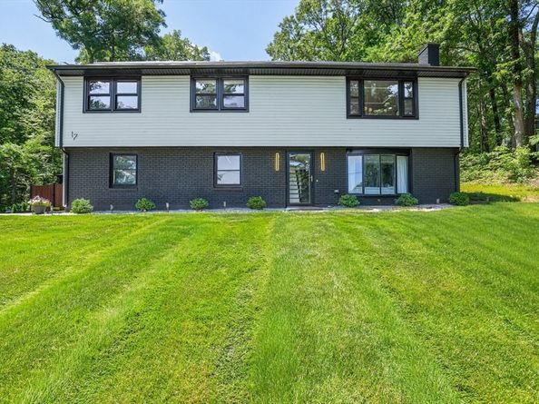 17 Institute Rd, Grafton MA 01536