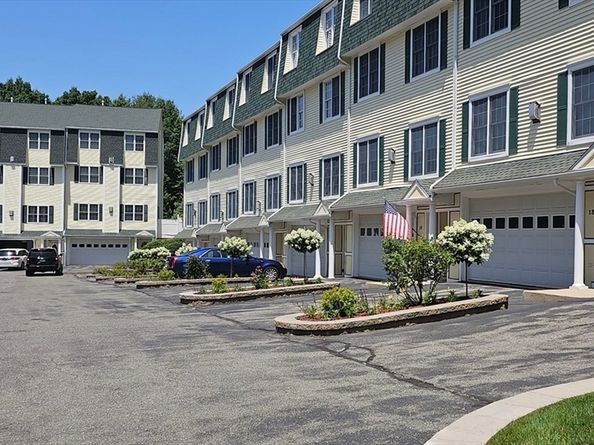 14 Dansereau Place 14, Middleton MA 01949