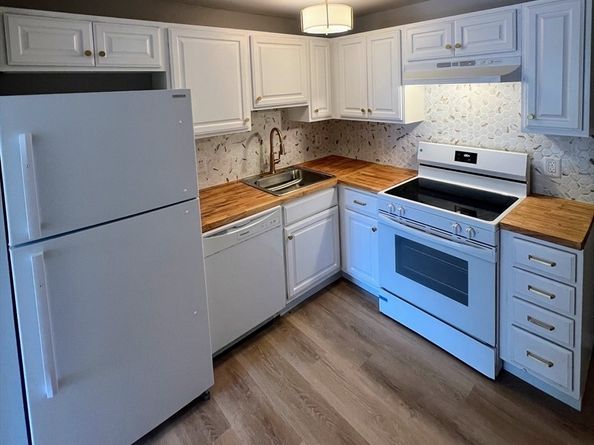 16 Woodman Way 8, Newburyport MA 01950
