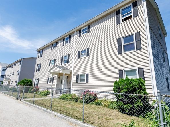 170 Perry Ave 3A, Worcester MA 01610