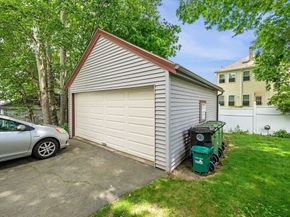 111 Chapman St 111, Watertown MA 02472
