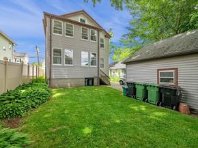 111 Chapman St 111, Watertown MA 02472