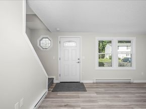 270 Sunderland Rd 65, Worcester MA 01604