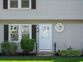 270 Sunderland Rd 65, Worcester MA 01604