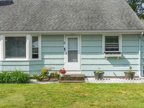 4 Cranston St, Worcester MA 01606