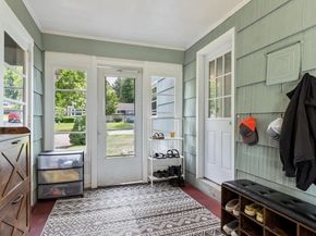 4 Cranston St, Worcester MA 01606