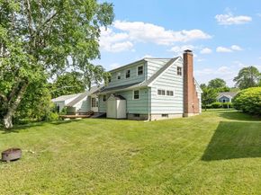4 Cranston St, Worcester MA 01606