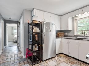 4 Cranston St, Worcester MA 01606