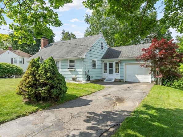 4 Cranston St, Worcester MA 01606