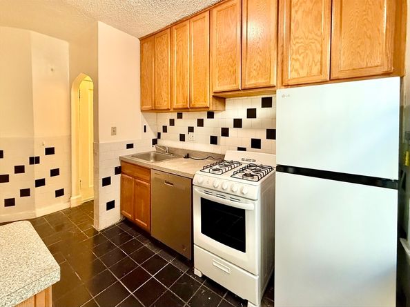 26 Chiswick Rd 6, Boston MA 02135