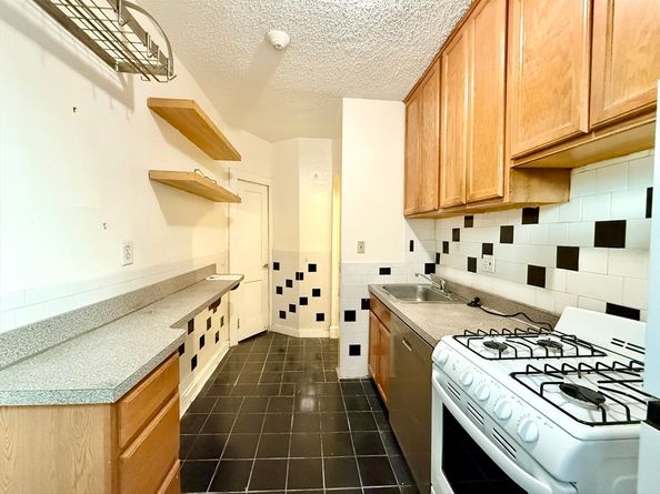 26 Chiswick Rd 6, Boston MA 02135