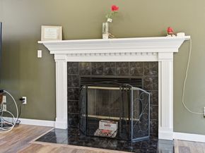 37 Moreland Green Dr, Worcester MA 01609