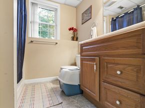 37 Moreland Green Dr, Worcester MA 01609