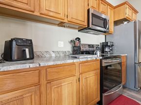 37 Moreland Green Dr, Worcester MA 01609