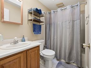 37 Moreland Green Dr, Worcester MA 01609