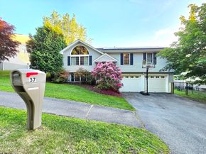 37 Moreland Green Dr, Worcester MA 01609