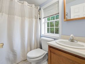 37 Moreland Green Dr, Worcester MA 01609