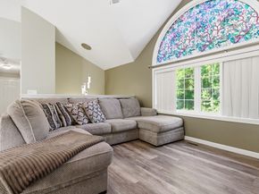 37 Moreland Green Dr, Worcester MA 01609